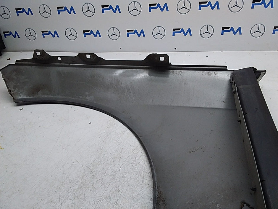 MERCEDES  E-CLASS W212 OS RIGHT DRIVER SIDE WINGS FMW25 A2128610201