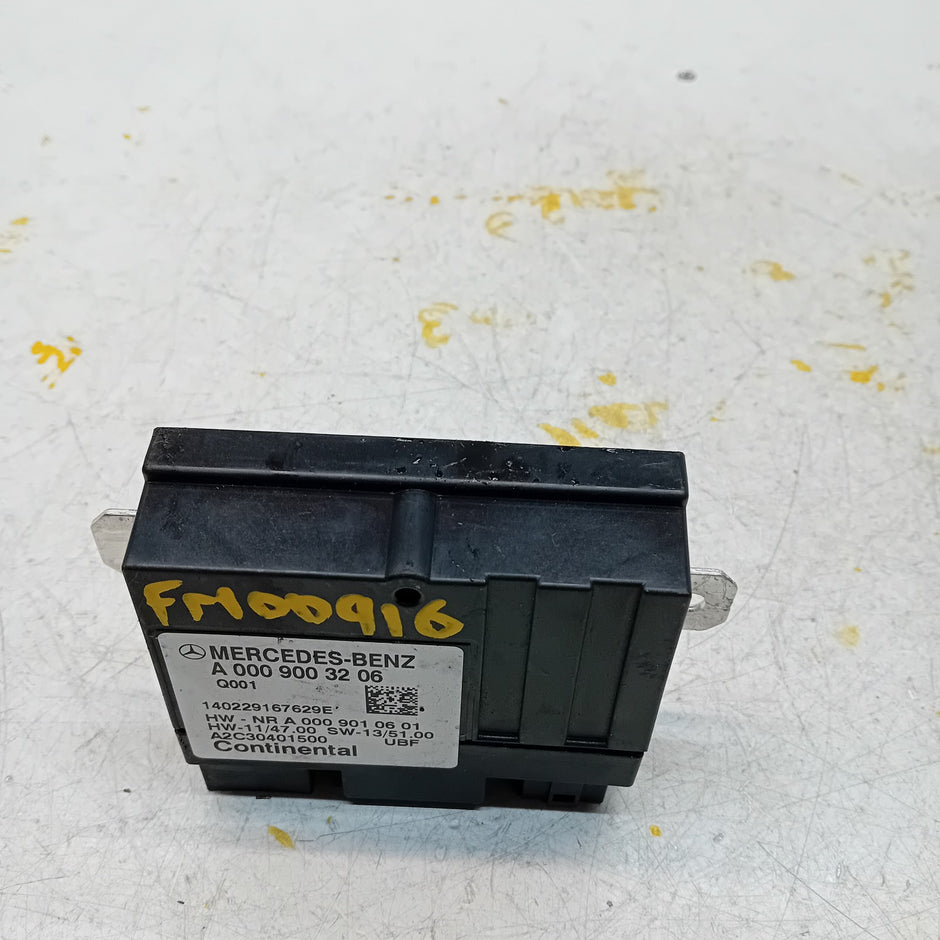MERCEDES C-CLASS W205 FUEL PUMP CONTROL MODULE A0009003206 FM00916