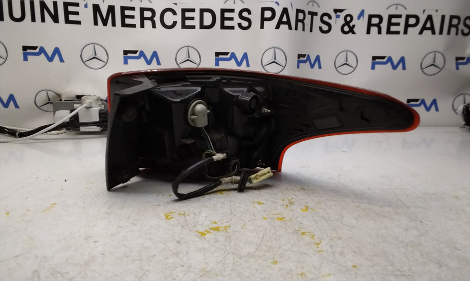 MITSUBISHI OUTLANDER PASSENGER SIDE LEFT NS REAR TAIL LIGHT FMT210 HALF LED