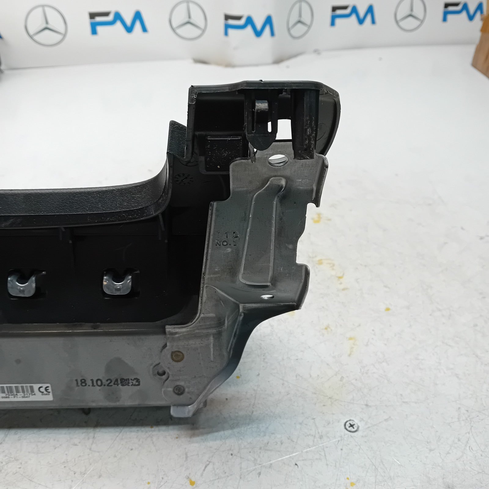 MITSUBISHI OUTLANDER MK3 KNEE AIR SRS BAG RIGHT DRIVER SIDE 7030A-31754 FM00988