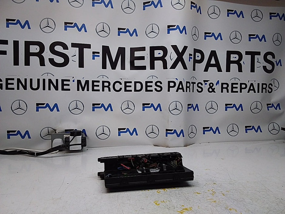 MERCEDES BENZ E-CLASS W211 FUSE  BOX 2003-2009 A2115455101 FMF120