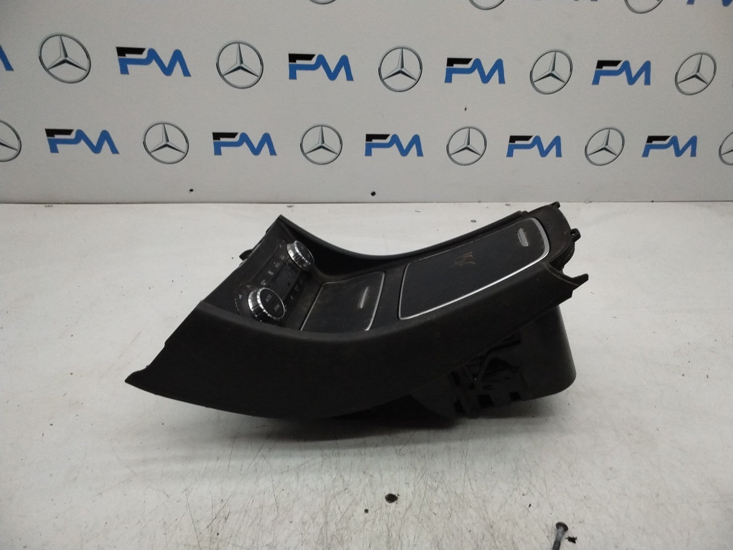 MERCEDES BENZ  A-CLASS W176 CENTRE  CONSOLE   A1766804800 FMK28