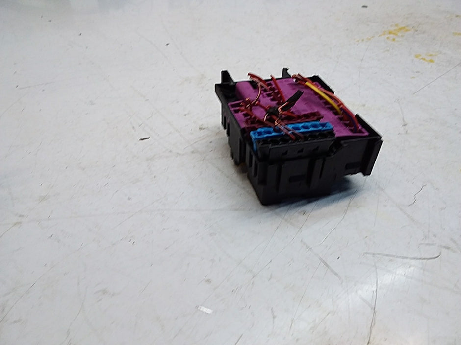 MERCEDES BENZ E-CLASS W213 2016 ONWARDS  FUSE RELAY BOX A2135400414 FMF117