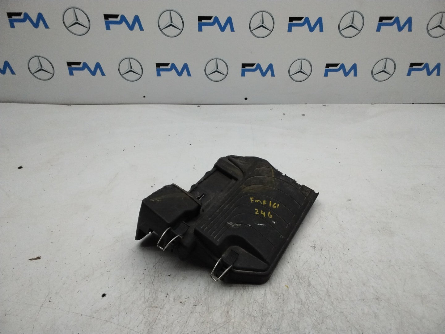MERCEDES BENZ  B-CLASS  W246 FUSE RELAY  BOX LID A2465400182  FMF161 (DAMAGED) 
